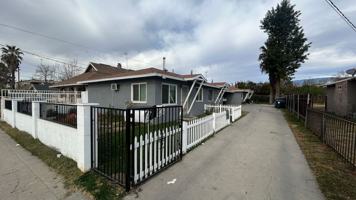 featured image of 632 W 9th St