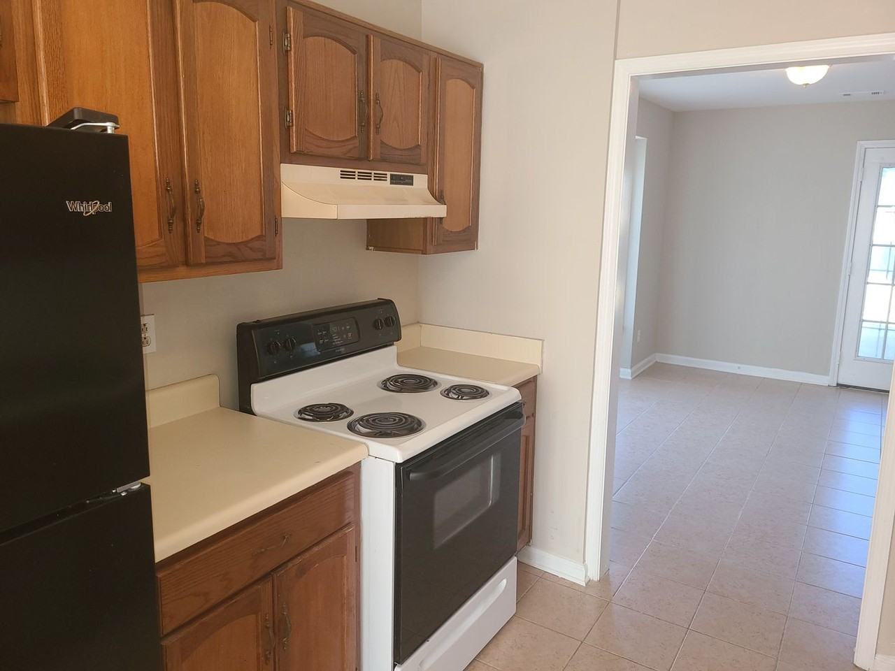 8010 Woodlake Dr - Photo 3 of 17
