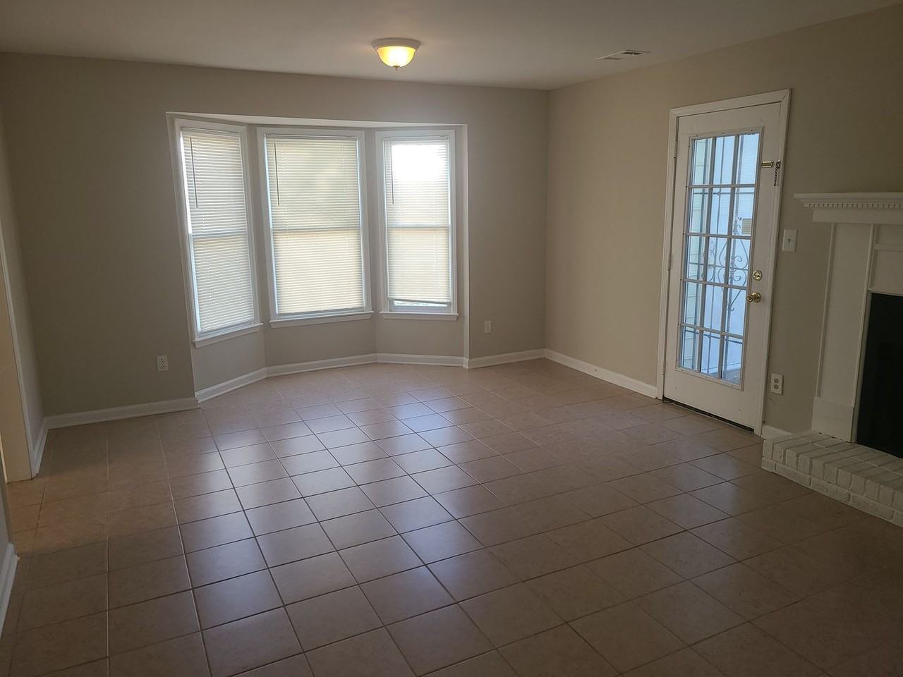 8010 Woodlake Dr - Photo 6 of 17