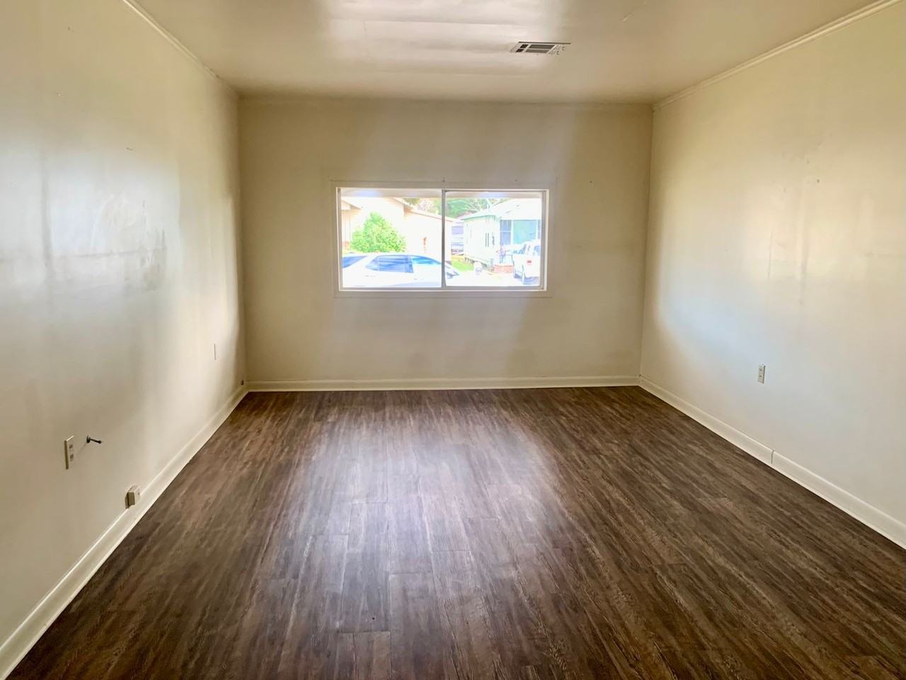 812 S Magnolia St - Photo 3 of 15