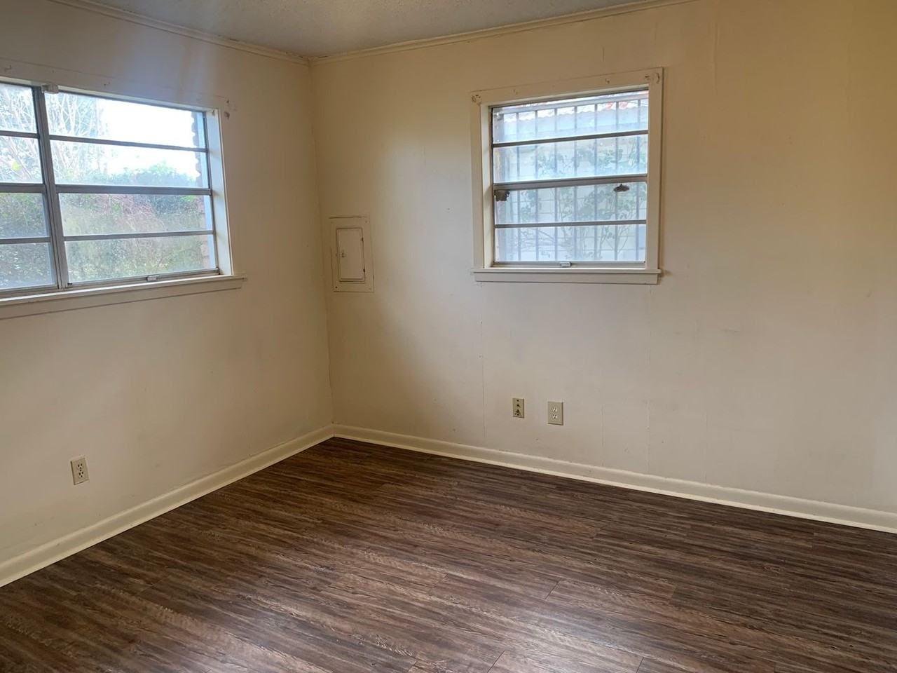 812 S Magnolia St - Photo 7 of 15