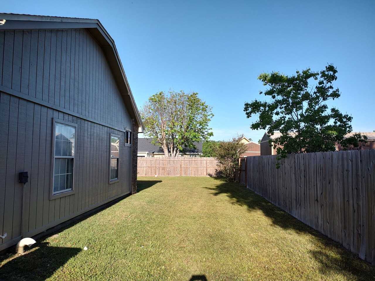 7102 Mayo Circle - Photo 2 of 25