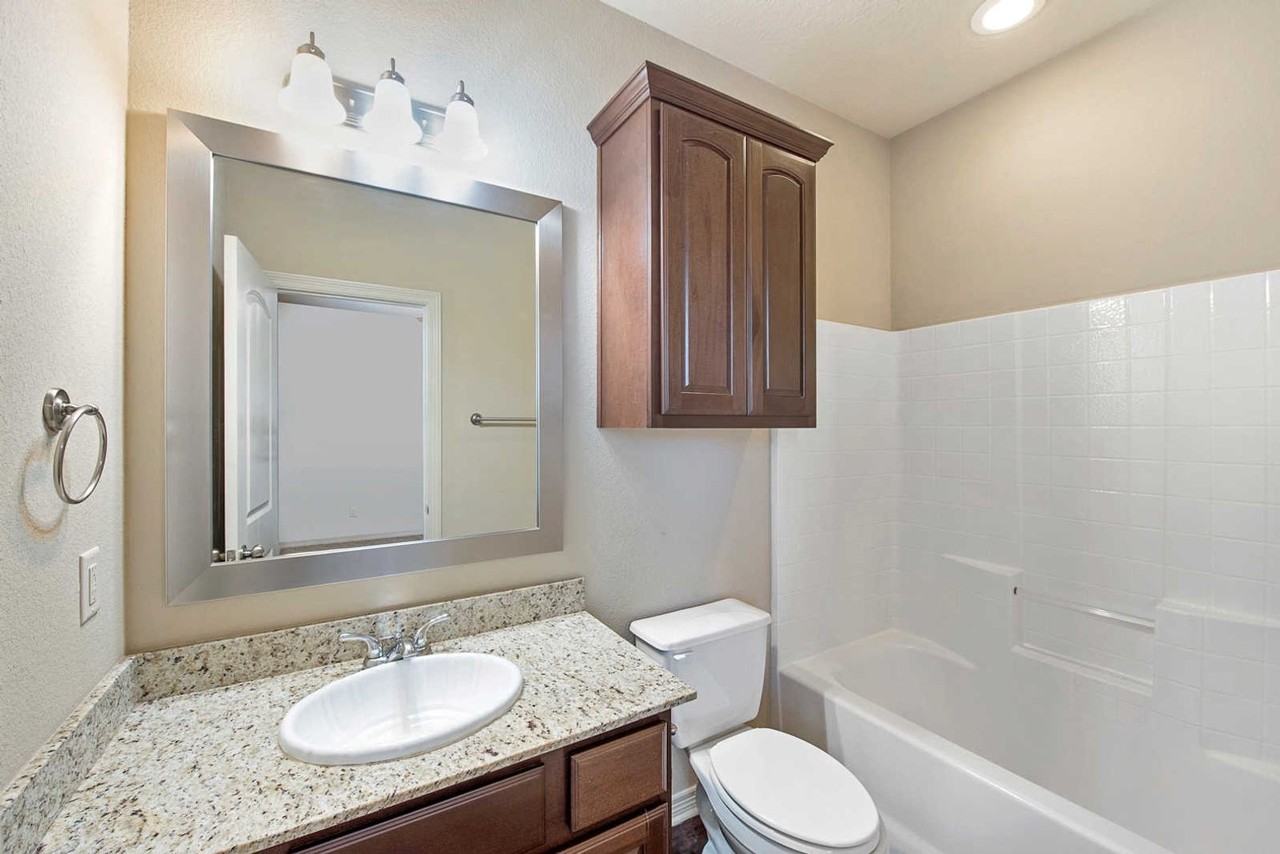 524 Forest Dr - Photo 4 of 17