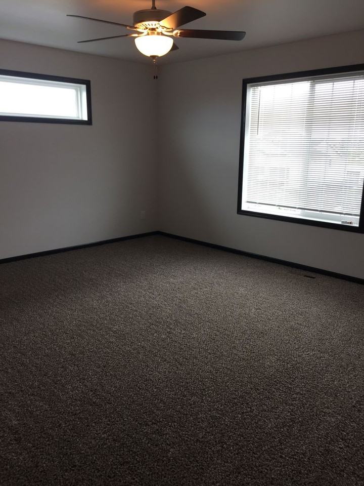 1908 41st St S - Photo 5 of 6