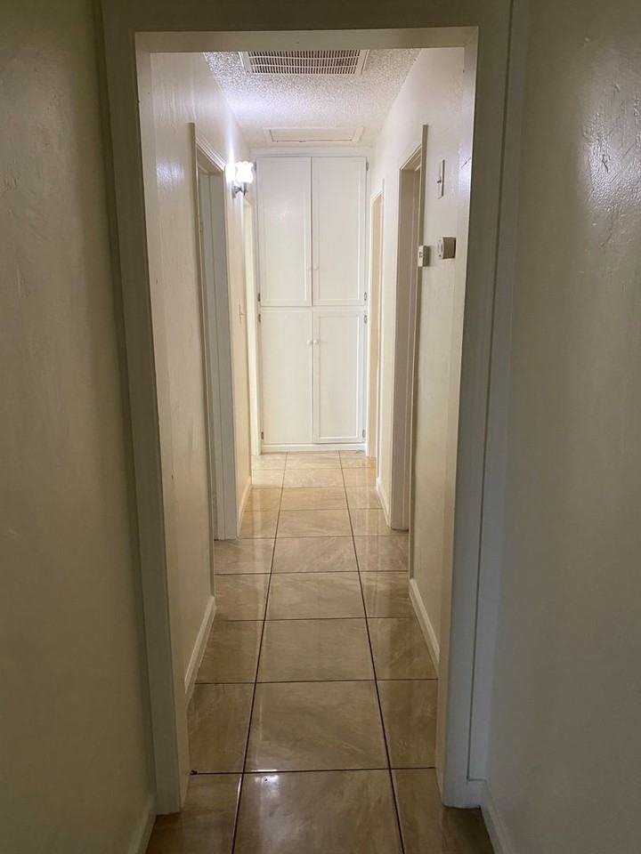 1105 Meredith Dr - Photo 5 of 8