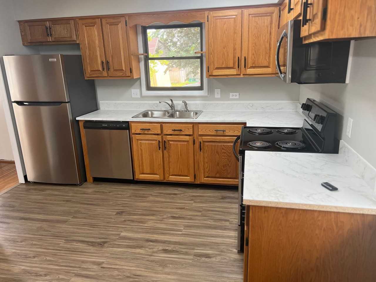 728 S 26th St - Photo 4 of 17