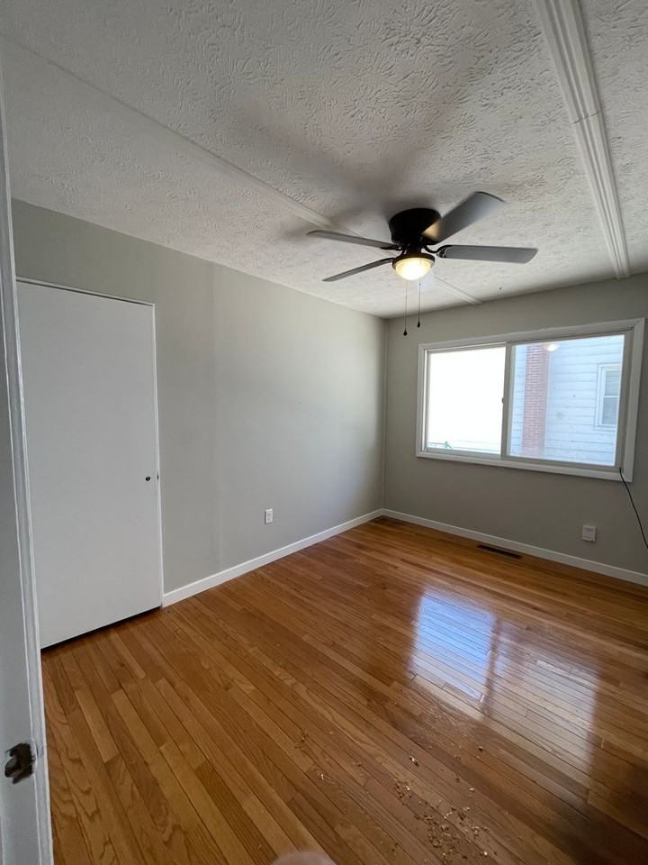 728 S 26th St - Photo 6 of 17