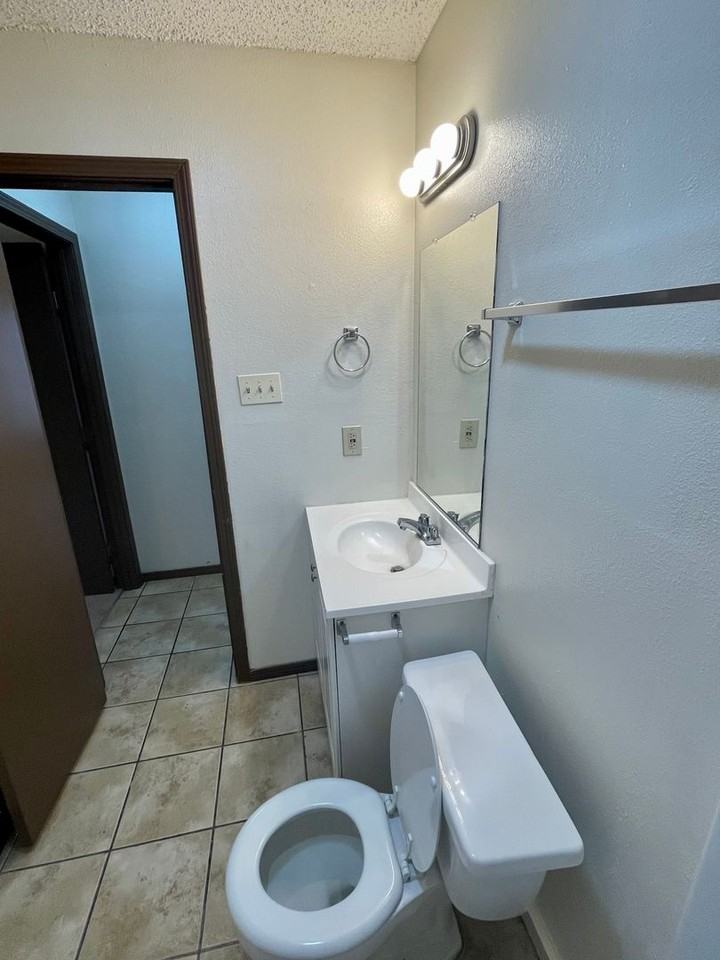 2319 Elm Park Dr - Photo 7 of 15