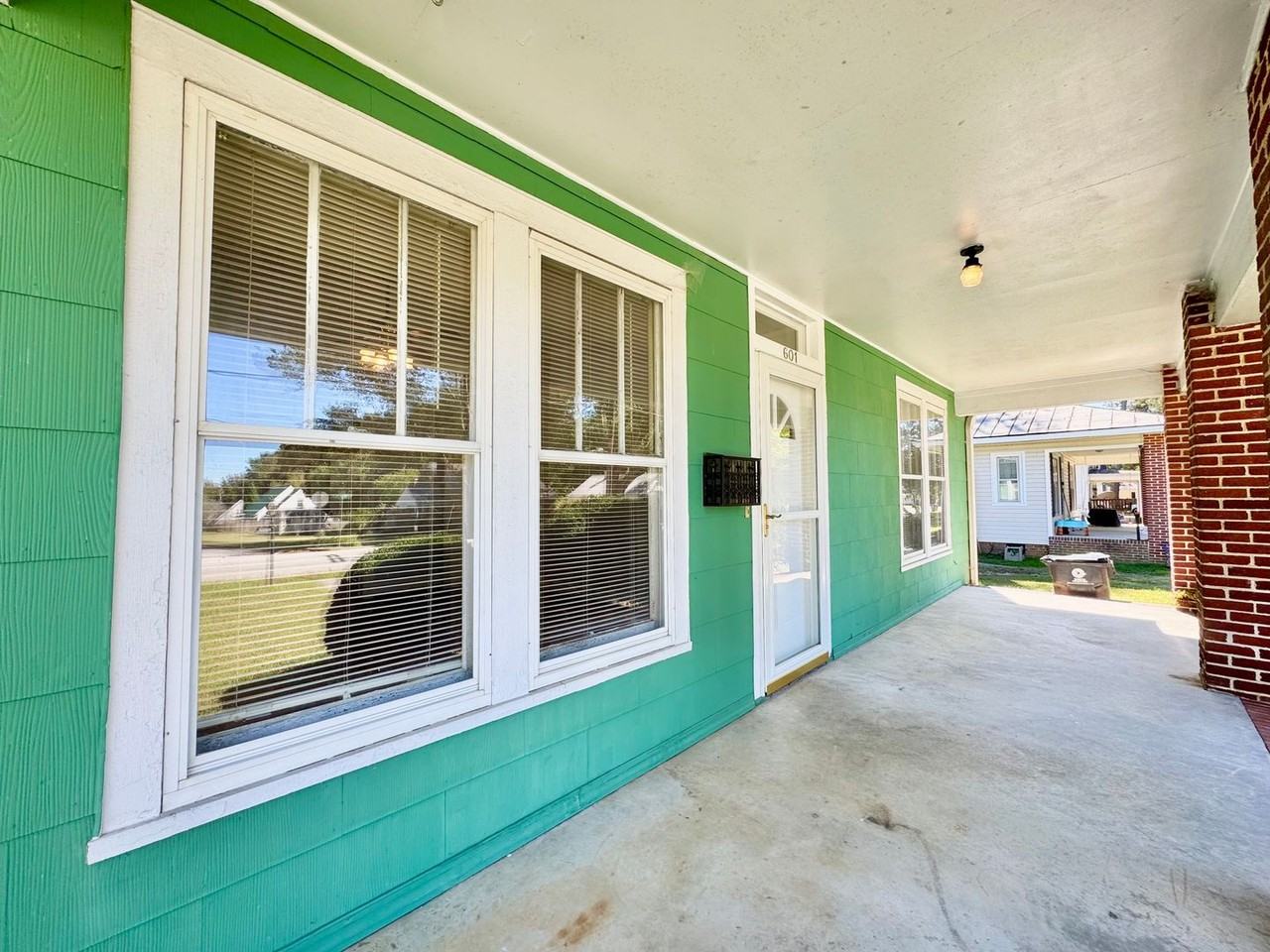 601 Goodes Ferry Rd - Photo 3 of 18