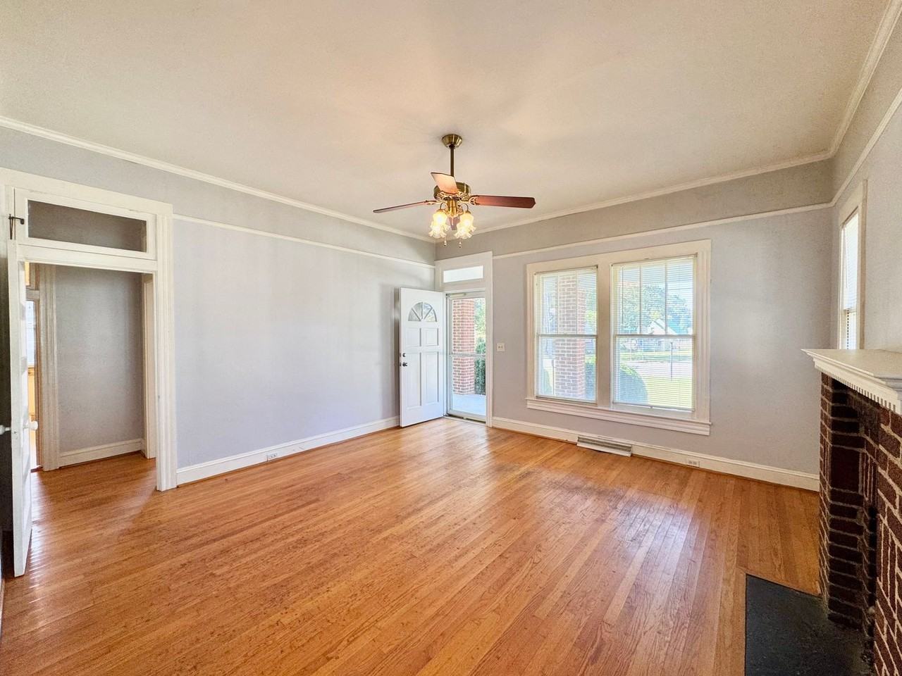 601 Goodes Ferry Rd - Photo 6 of 18