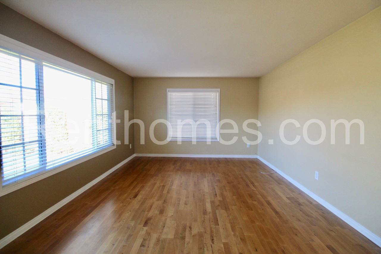 9084 Hatcher Ln - Photo 2 of 14