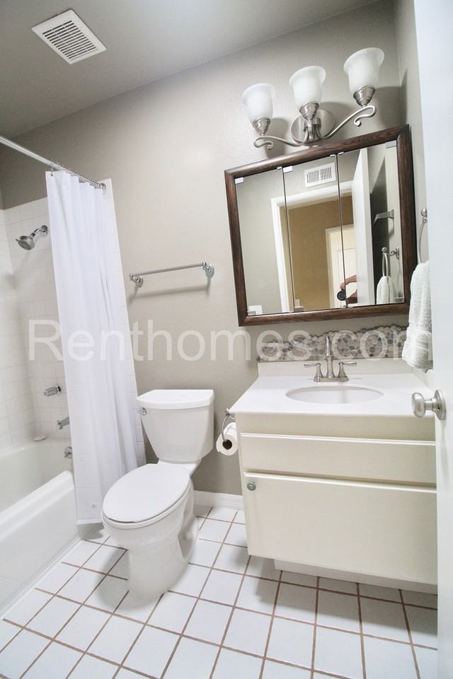 9084 Hatcher Ln - Photo 7 of 14