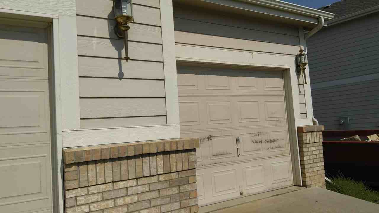 208 Triangle Dr - Photo 2 of 32