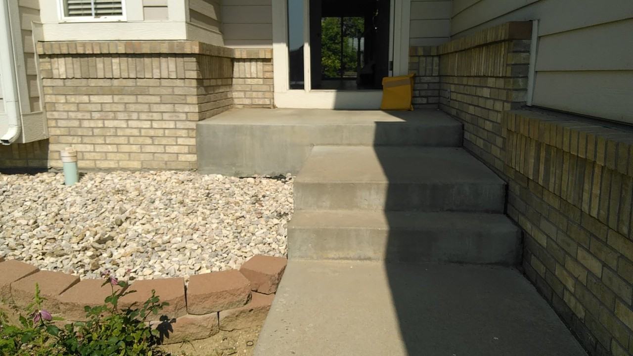 208 Triangle Dr - Photo 3 of 32