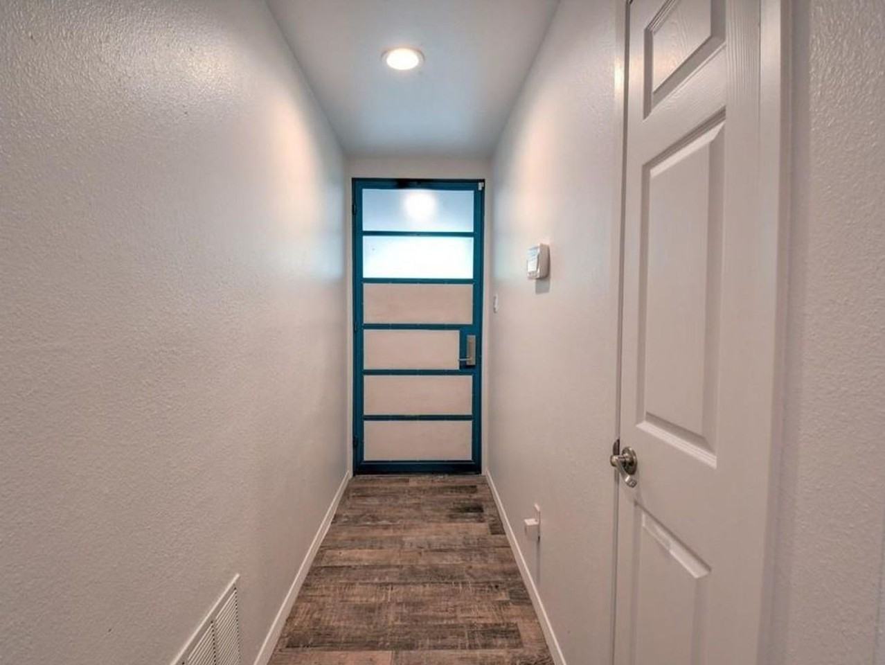 6605 Clubway Ln - Photo 6 of 22