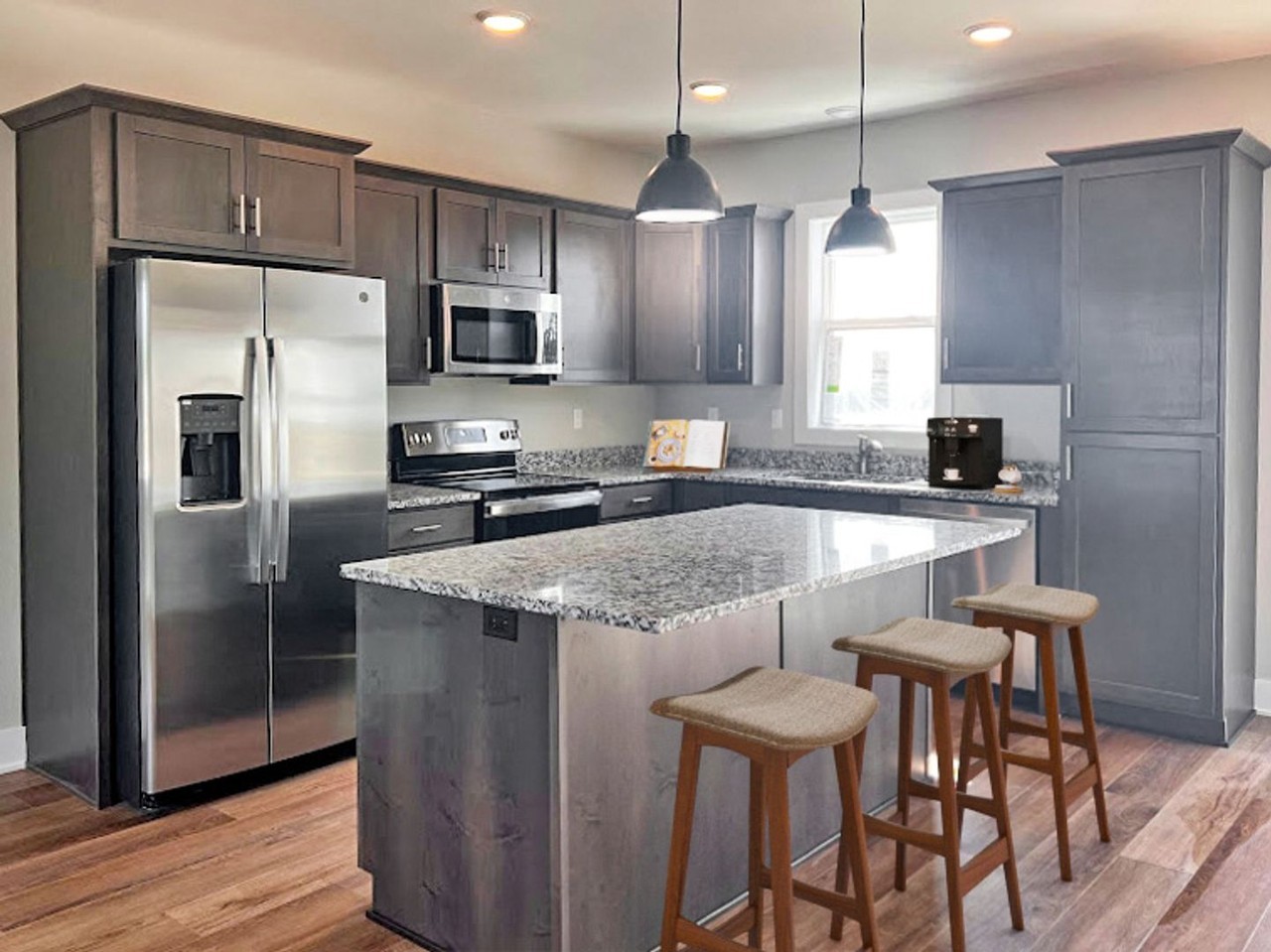 Cedar Tri Plex - Photo 3 of 12