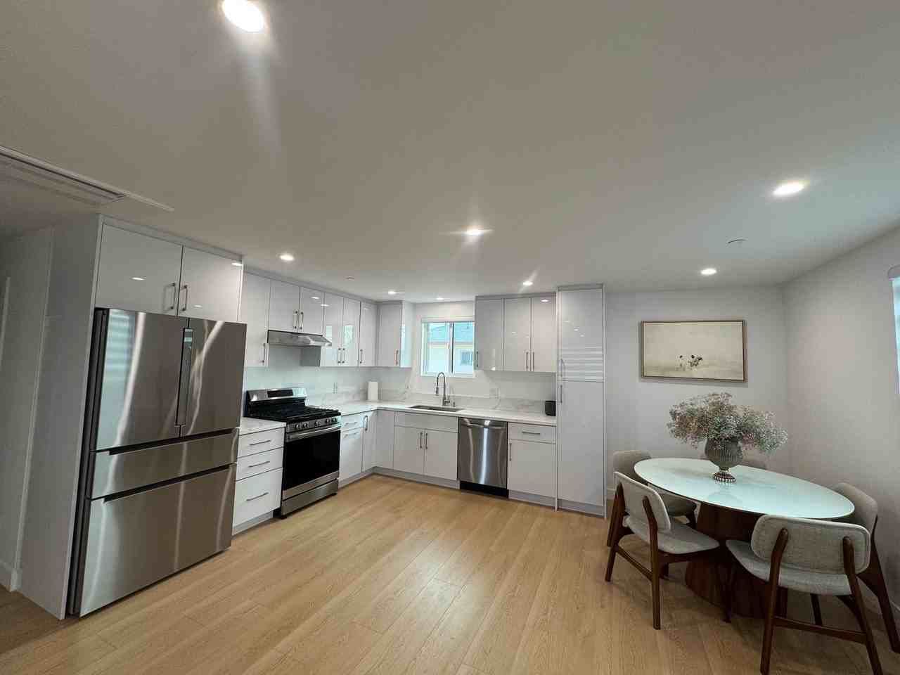 714 E Palm Ave #201 - Photo 5 of 20