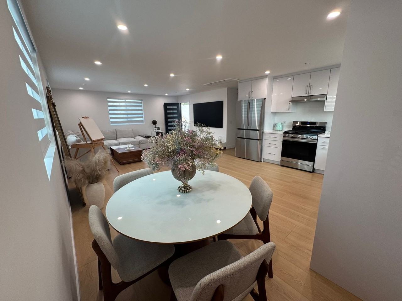 714 E Palm Ave #201 - Photo 6 of 20