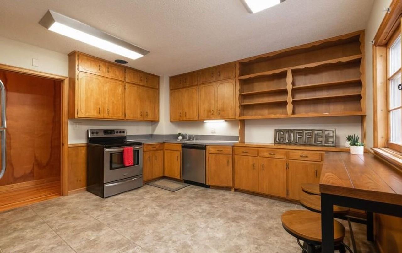 608 N Washington St - Photo 4 of 19