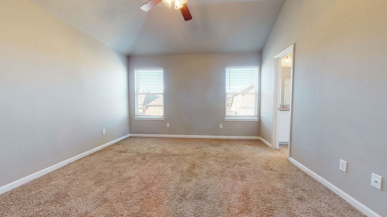 4204 Shallow Creek Ct - Photo 3 of 17