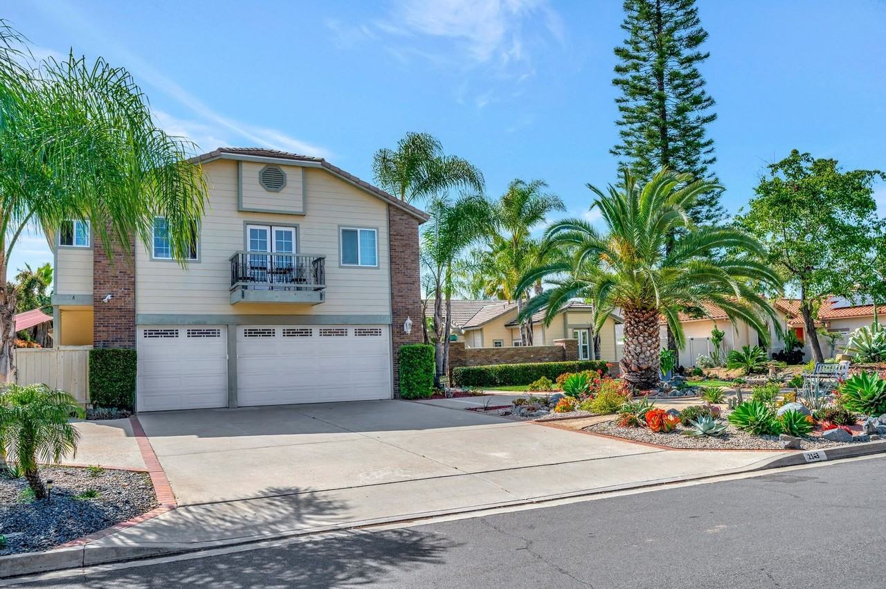 2143 Acker Way - Photo 3 of 35