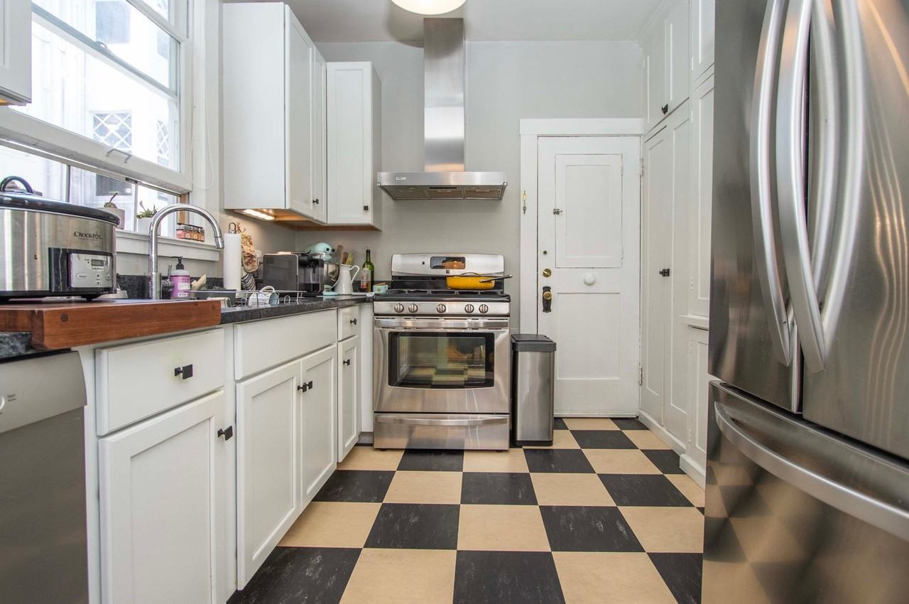 1145 Green St #1 - Photo 2 of 25
