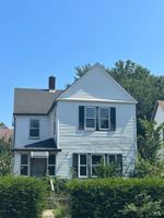 featured image of 611 E 125th St