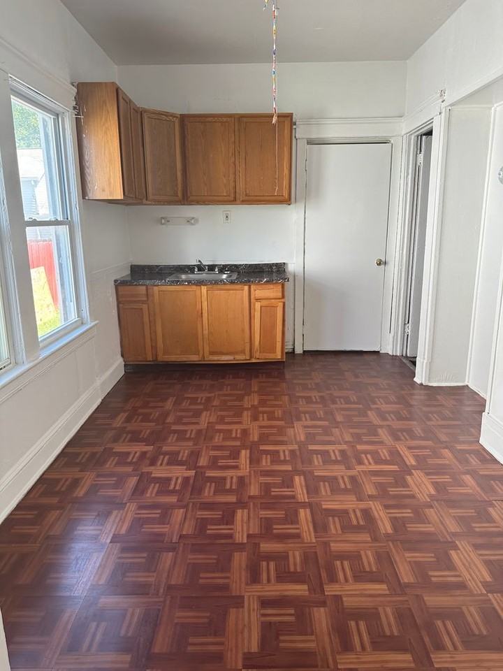 611 E 125th St - Photo 3 of 9