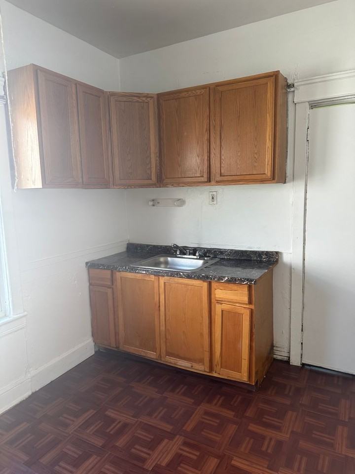 611 E 125th St - Photo 4 of 9