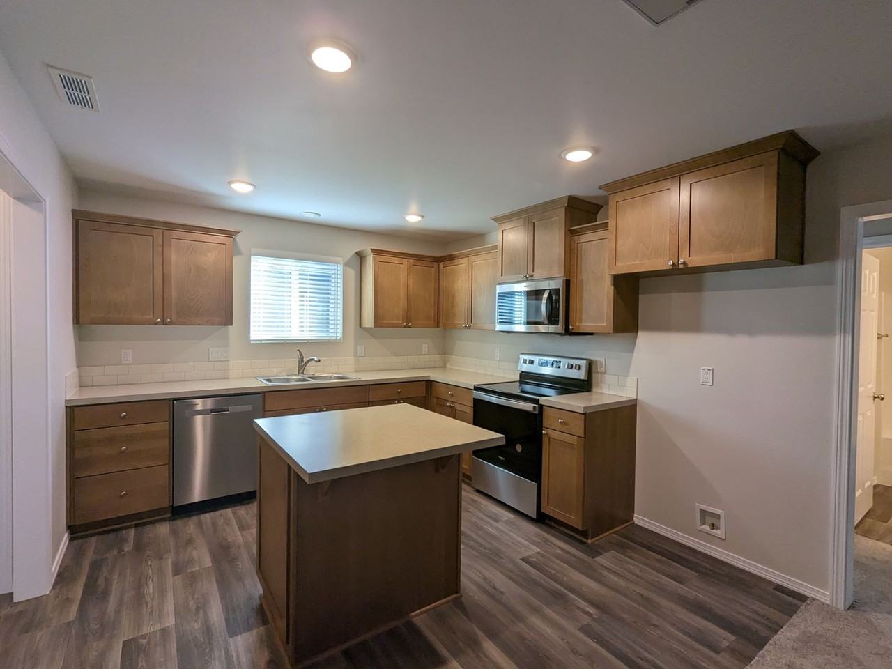 61658 Cedarwood Rd - Photo 7 of 27