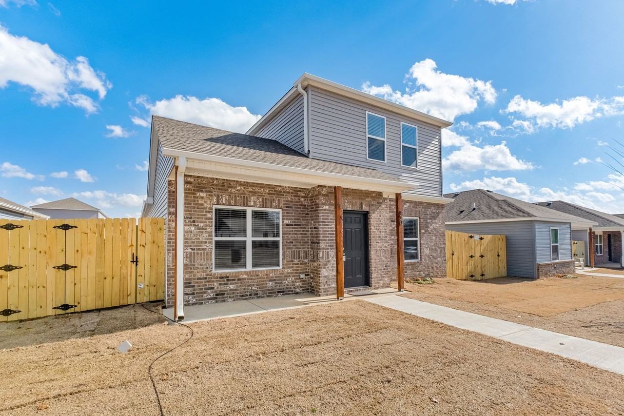 920 S Morningside Dr - Photo 2 of 31