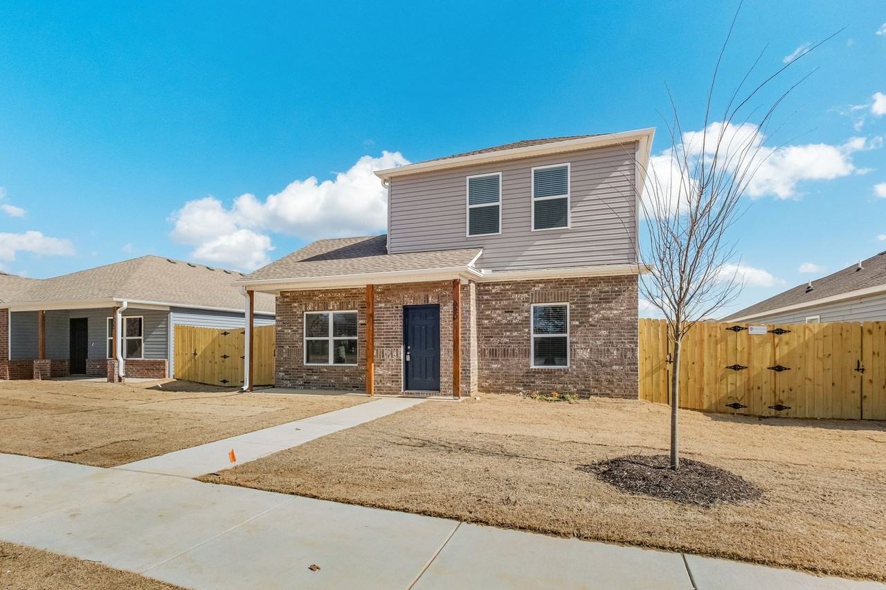 920 S Morningside Dr - Photo 3 of 31