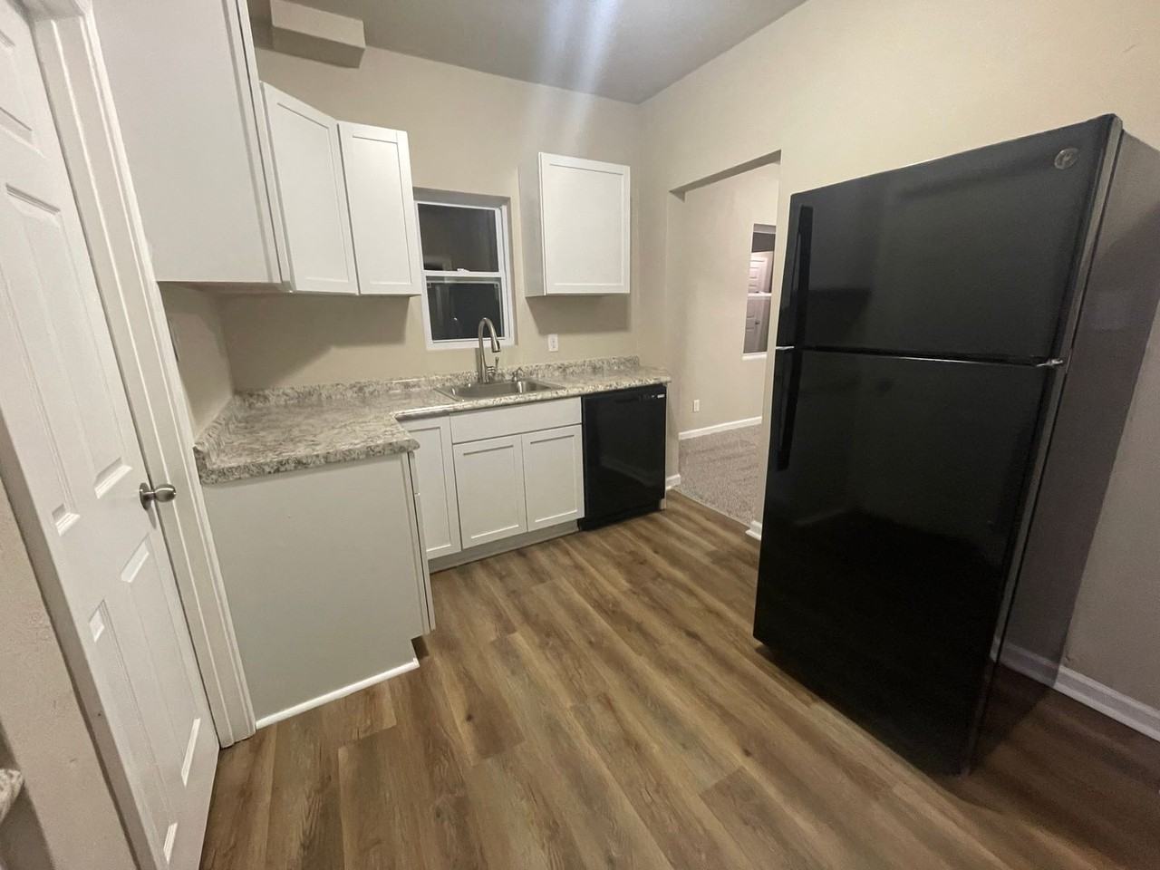 726 E 8th St N - Photo 2 of 12