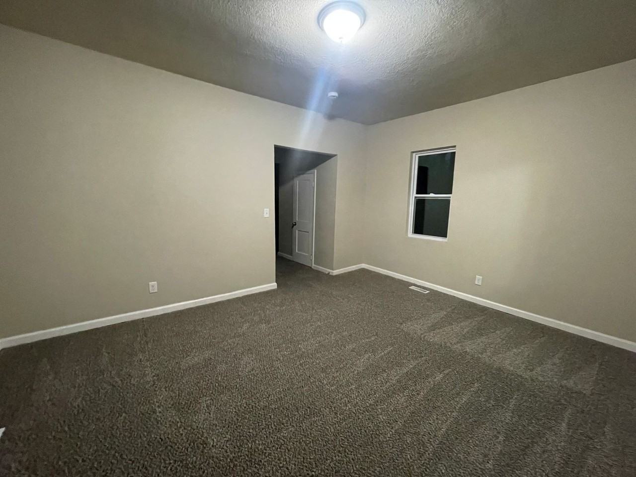 726 E 8th St N - Photo 5 of 12