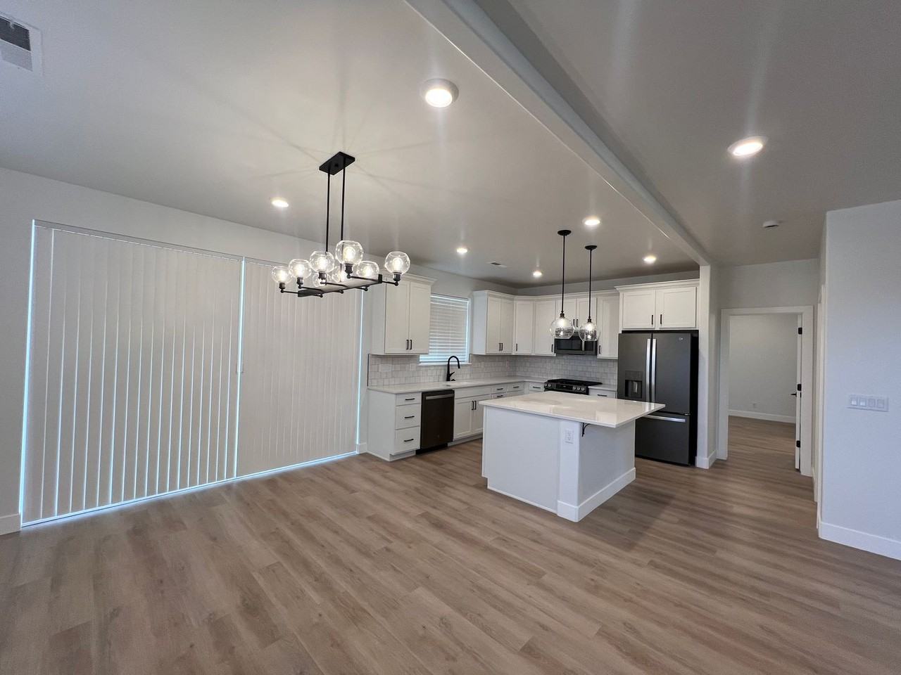 702 W Cedar Hill Dr - Photo 7 of 26