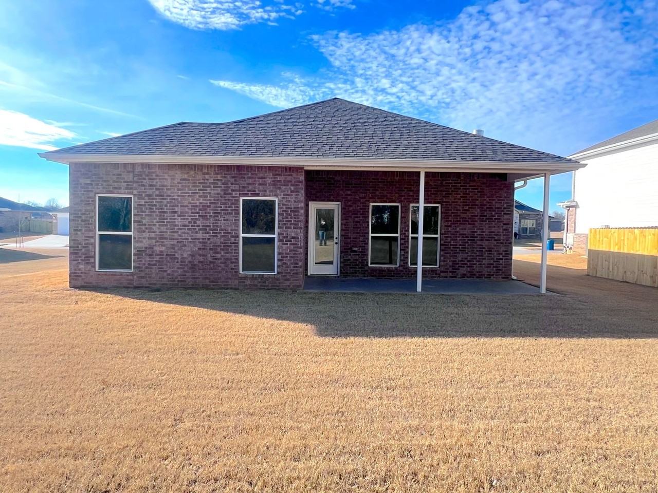 342 East - Photo 4 of 37