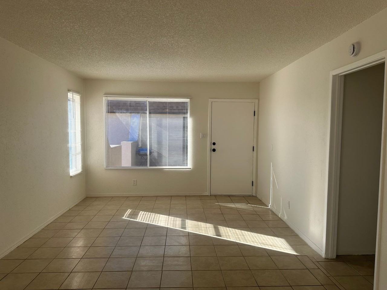 7517 California City Blvd - Photo 2 of 11