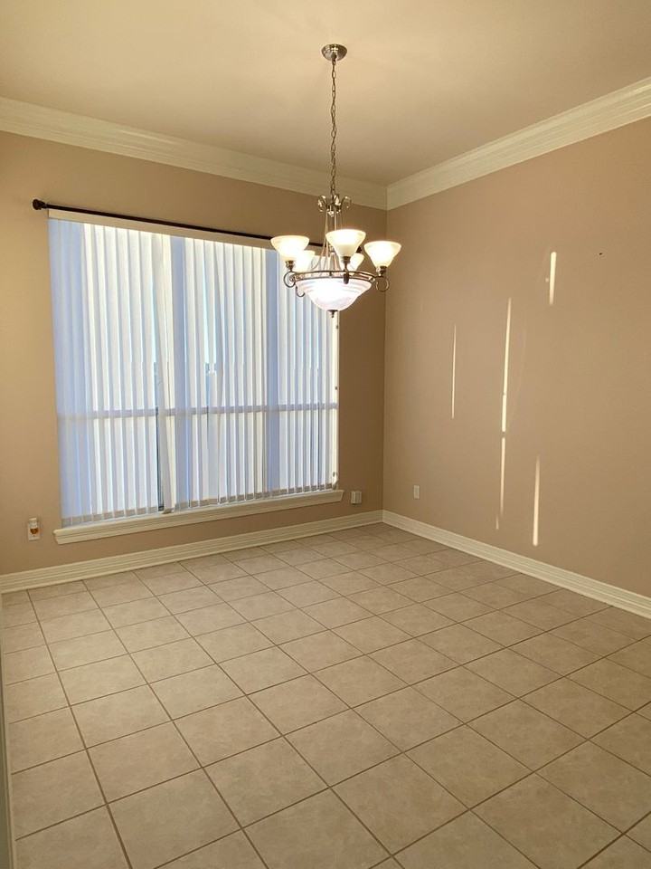 1022 Creole Dr - Photo 5 of 28