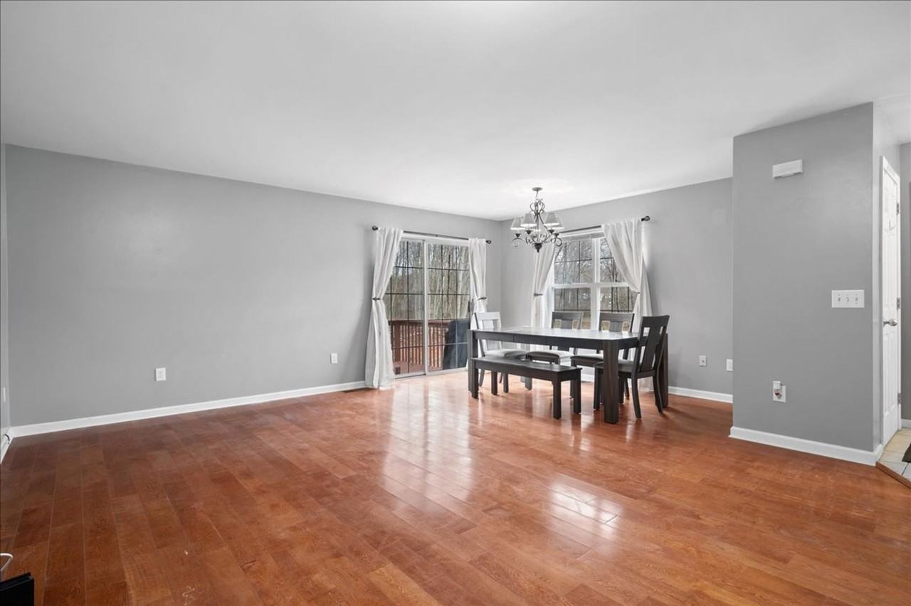 129 Stringham Rd - Photo 3 of 33