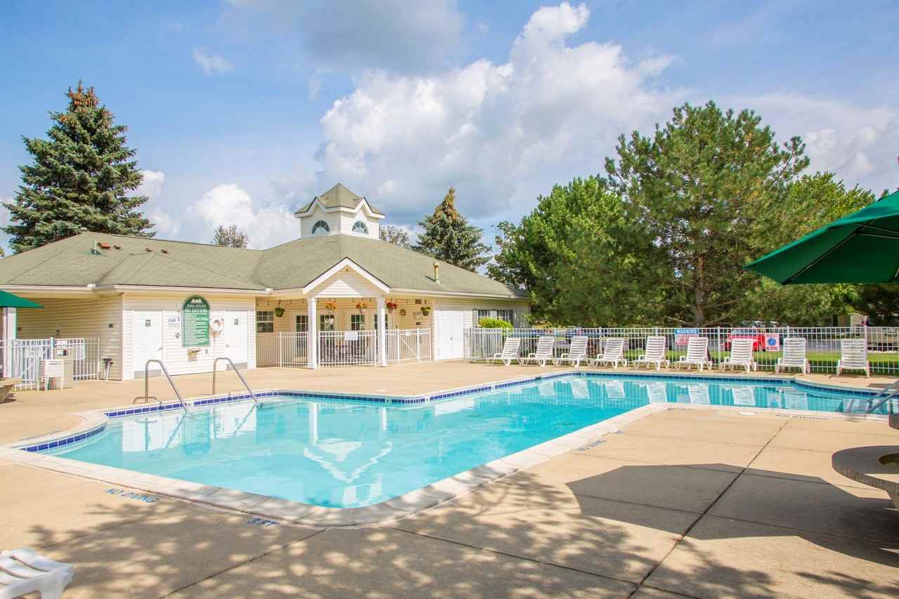 27059 Meadowood Drive - Photo 4 of 50