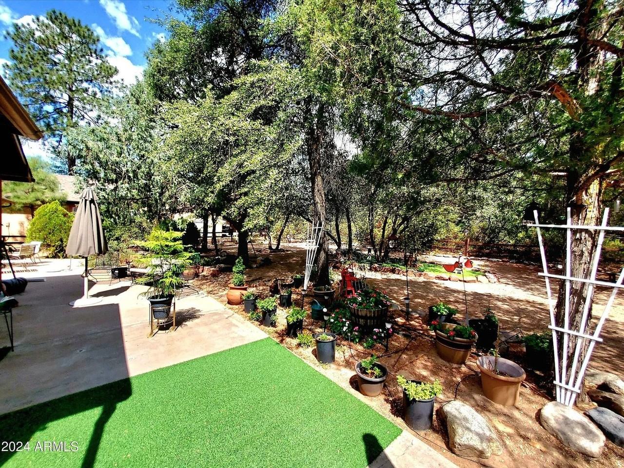 820 W Country Ln - Photo 2 of 19