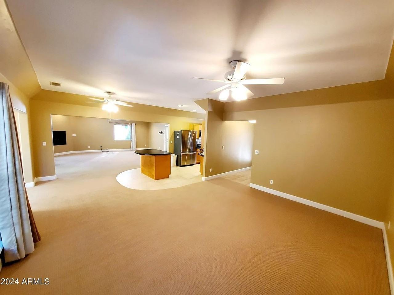 820 W Country Ln - Photo 3 of 19