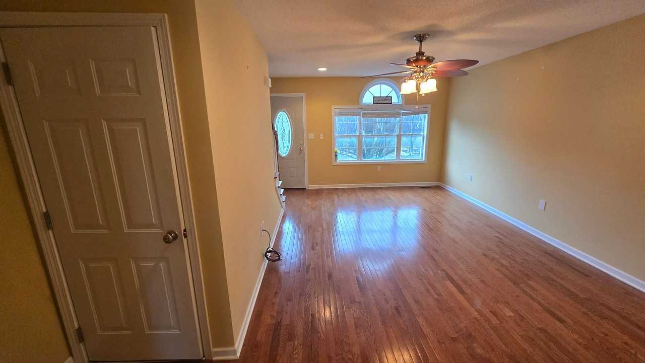 235 Amanda Ln #6 - Photo 4 of 14