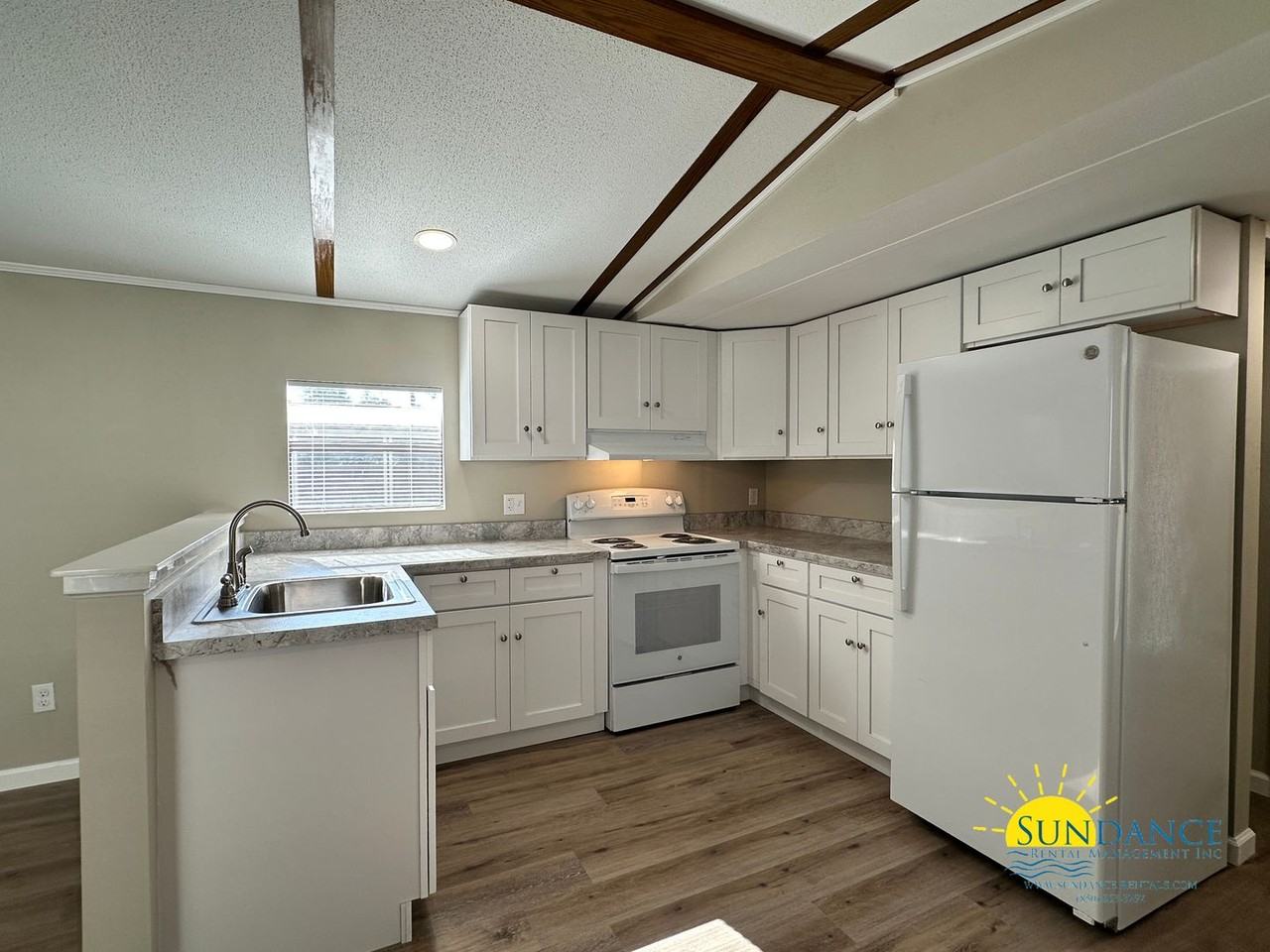 324 Green Acres Rd - Photo 3 of 11