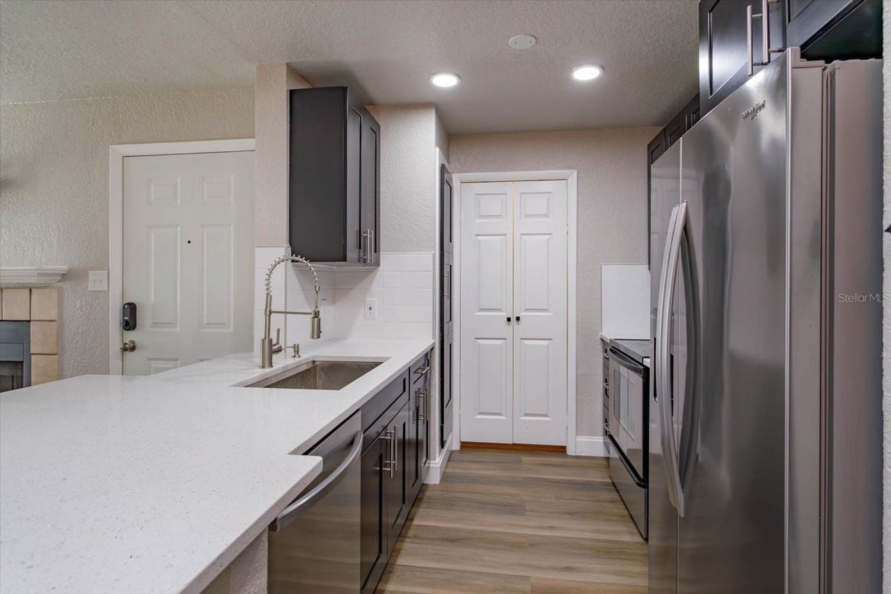 4400 Thornbriar Ln #A101 - Photo 5 of 20