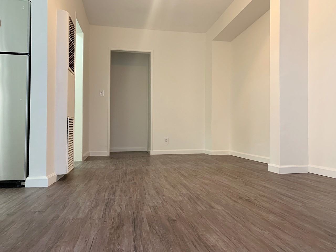 1136 N Ogden Dr - Photo 5 of 19