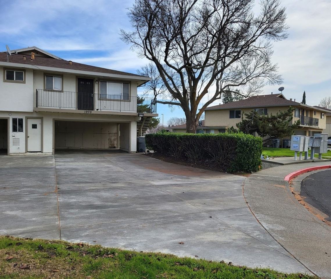 1970 Peabody Rd #4 - Photo 3 of 31