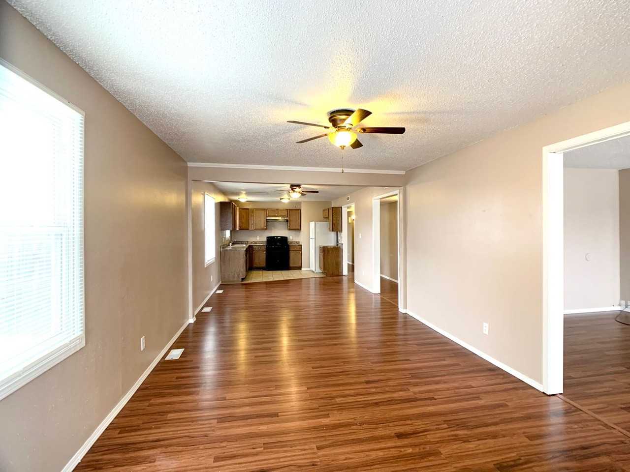 717 S 13th Ave - Photo 4 of 16