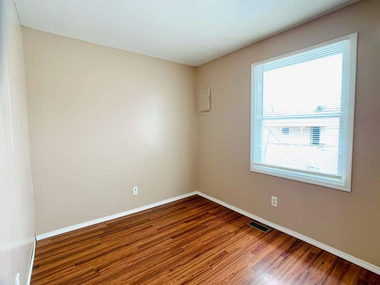 717 S 13th Ave - Photo 6 of 16