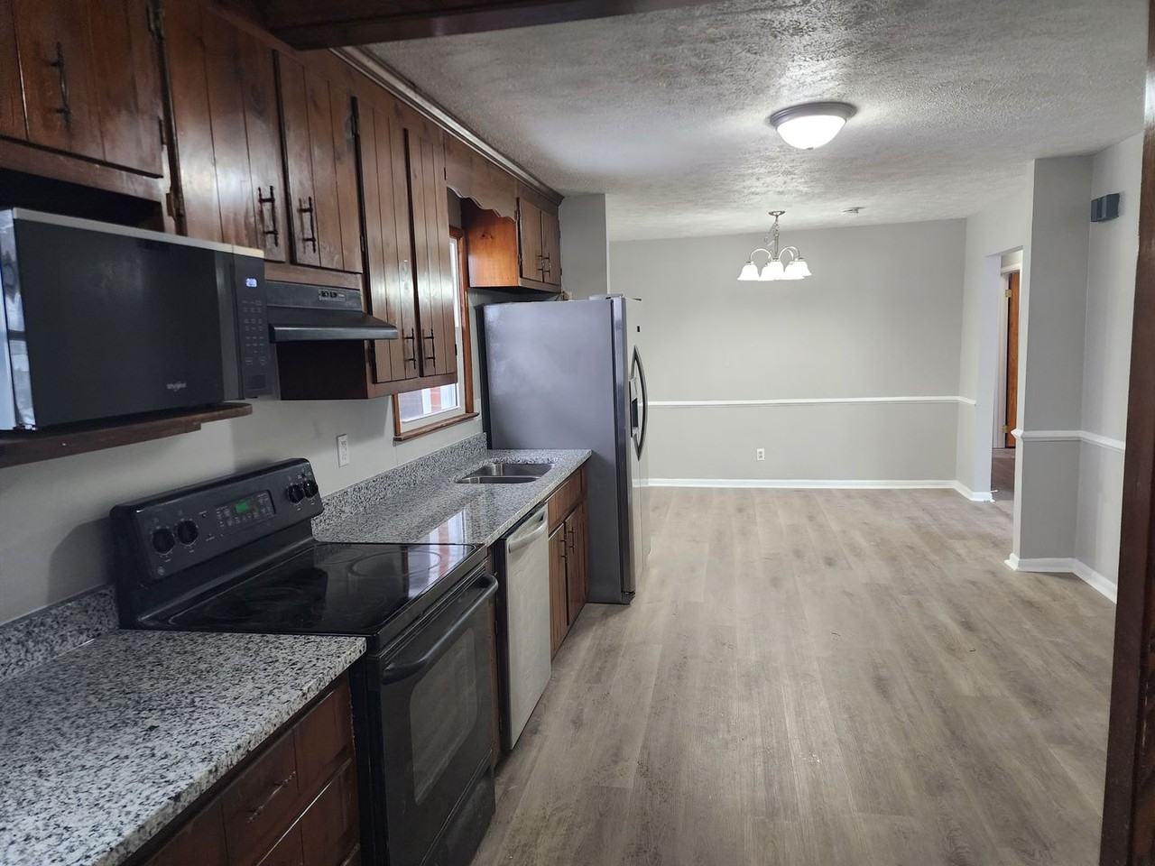 9012 Dorothy Ln - Photo 4 of 14